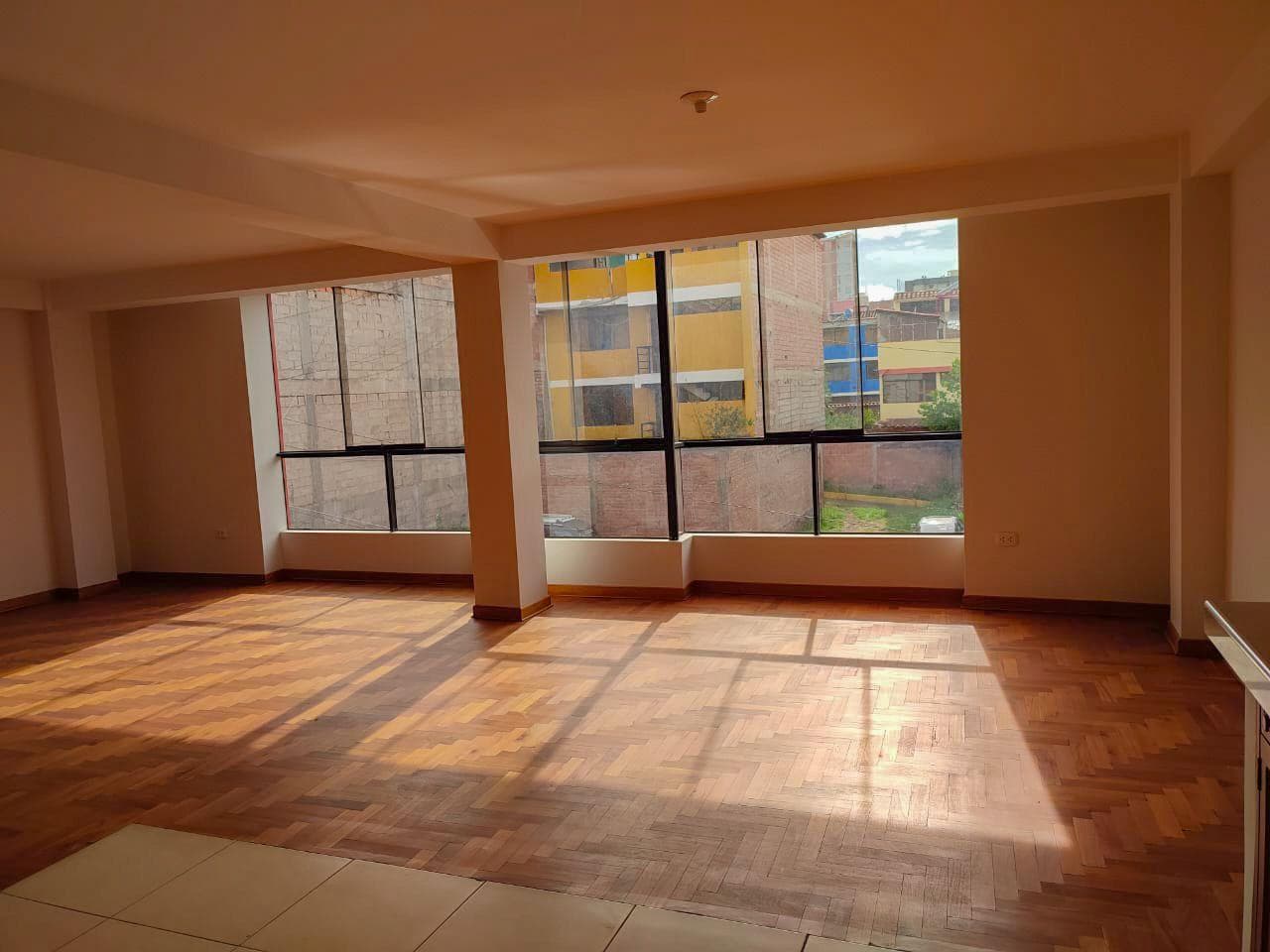 Departamento en San Departamento en venta – Condominio Costa Verde | Larapa Vive o invierte en una de las zonas más prácticas y demandadas de Cusco. Este departamento de 100 m² combina comodidad, func - 1