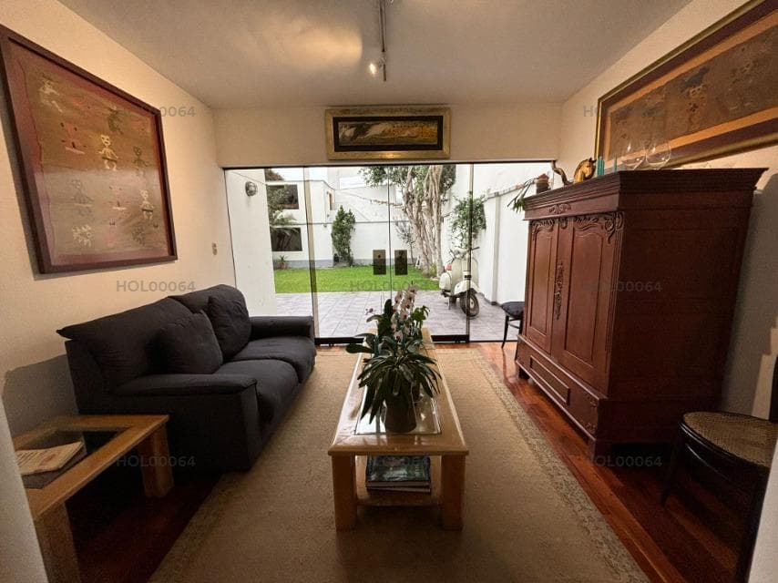 Vendo Bella Casa en Calle General Silva N 2, Urb. San Antonio, Miraflores - 2