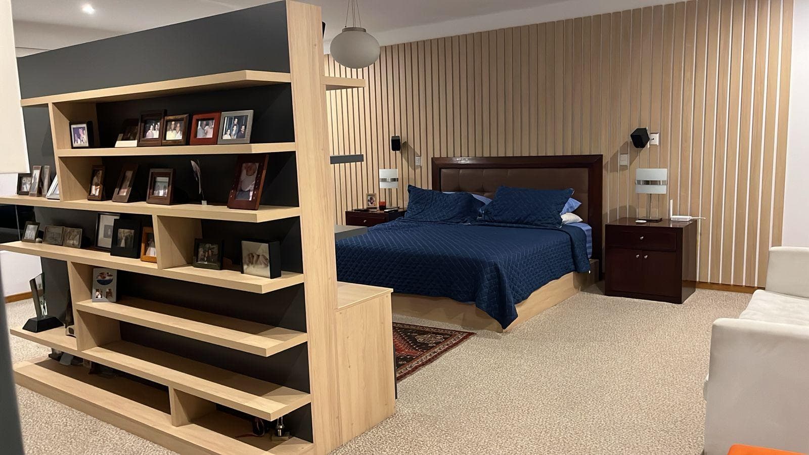 CASA EN VENTA | 2 PISOS | JARDÍN | 3 COCHERAS - 2