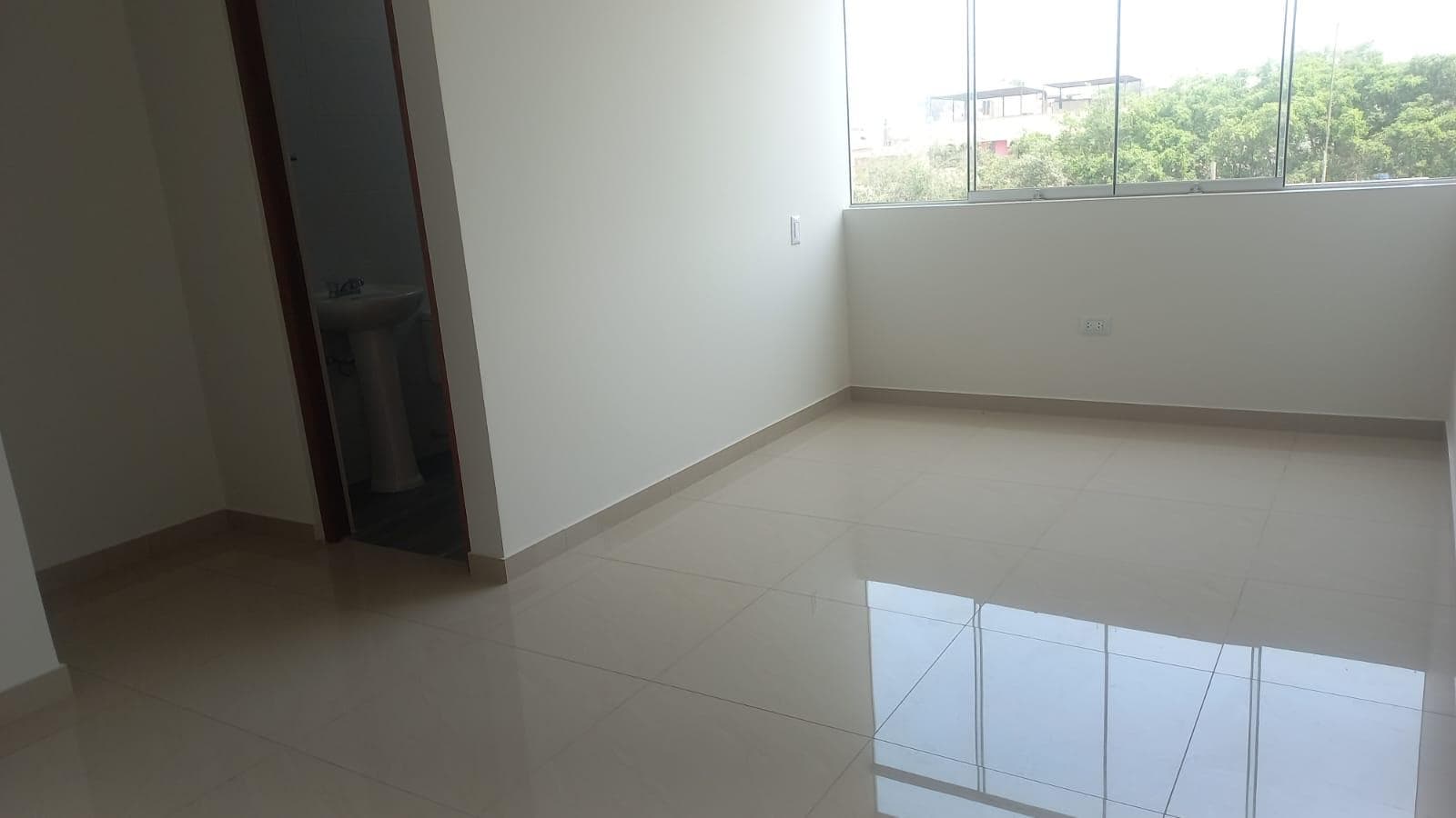 Se alquila habitaciones/baño propio, espaldas de la ISIL desde S/ 800 soles PISO 4 - 1