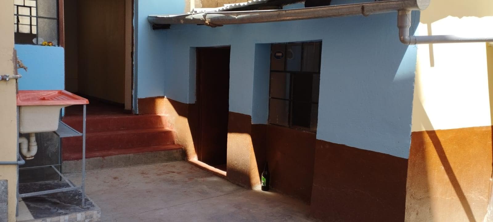 CASA COMO TERRENO EN URBANIZACION LOS INCAS CERCA A MALL . UNIVERCIDADES Y CLINICAS - 1