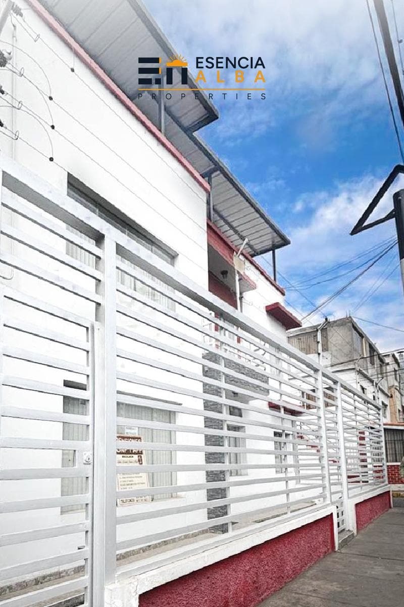 Casa Comercial en Alquiler en Cercado - 1