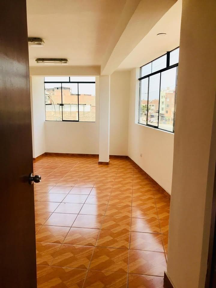Oficina Alquiler 3er. Piso. Av. Quilca - Callao - 2