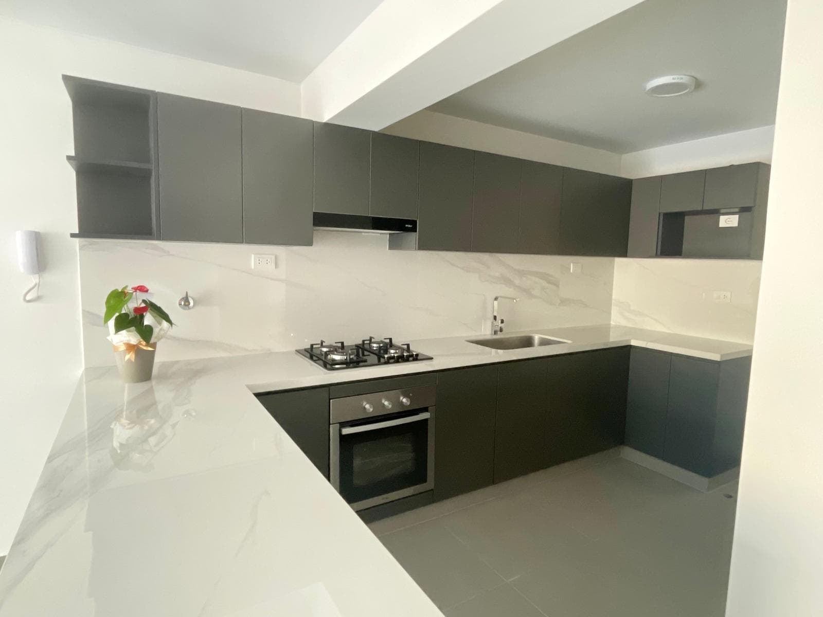 Alquilo Departamento de estreno de 3 Dormitorios - 1