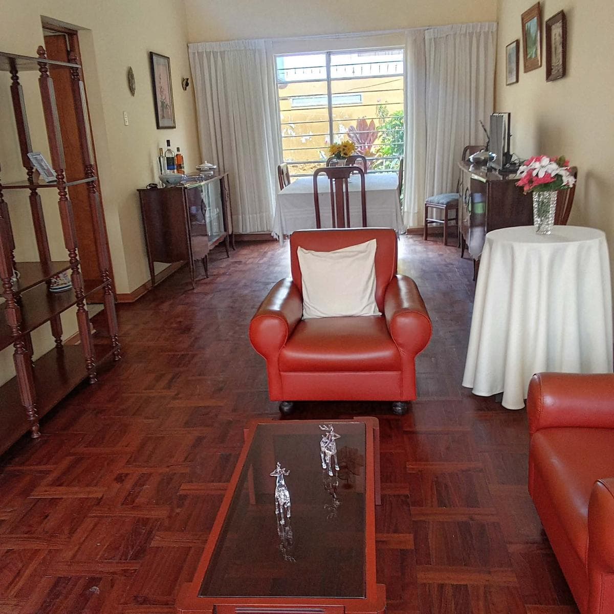 CASA DE 3 PISOS /COCHERA - 2