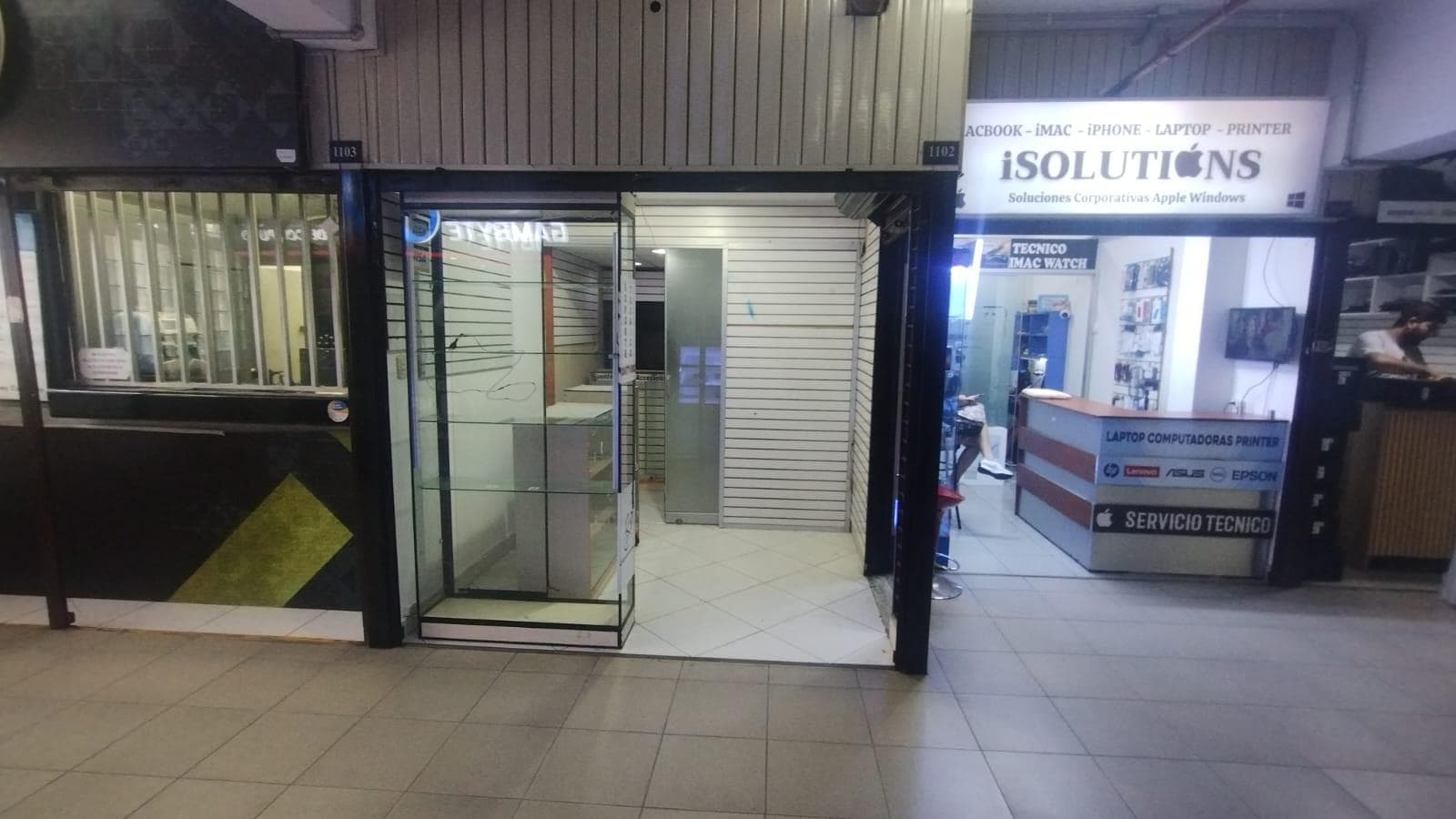 Alquiler De Local Comercial En Compupalace – Miraflores - 2