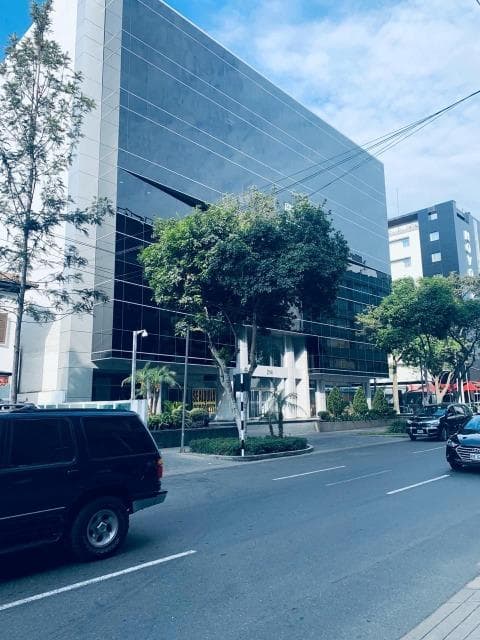 Vendo Local Comercial Flat en Avenida Victor Andrés Belaunde N 2, Piso 1, San Isidro - 1