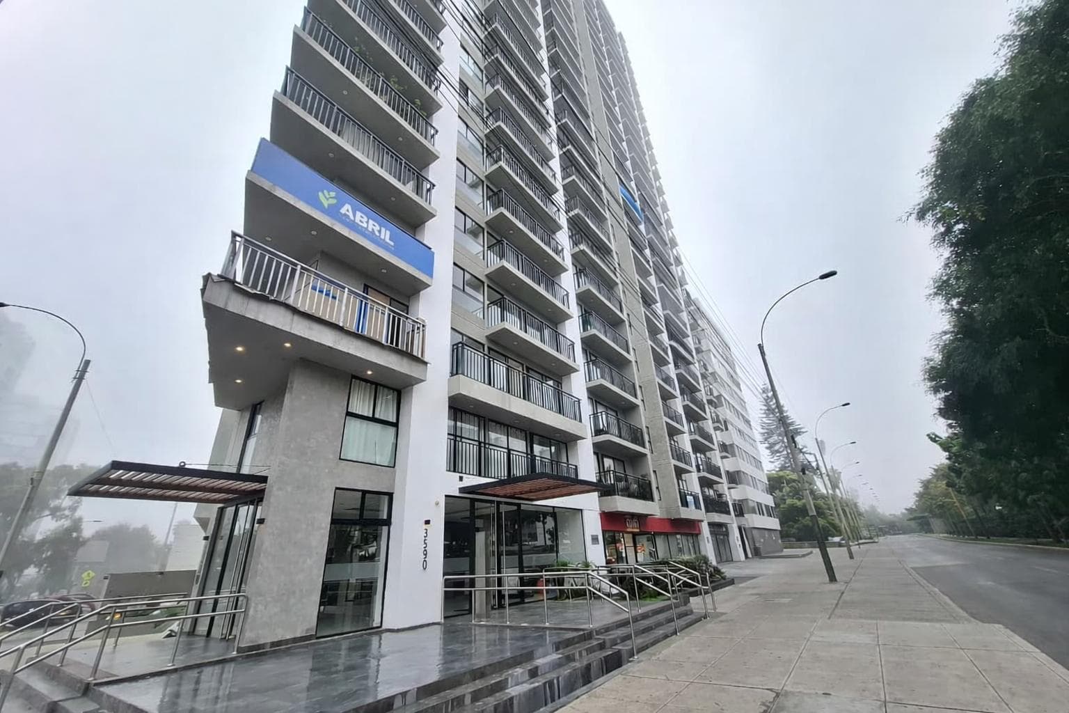 Departamento + Estacionamiento En Alquiler En San Isidro - 1