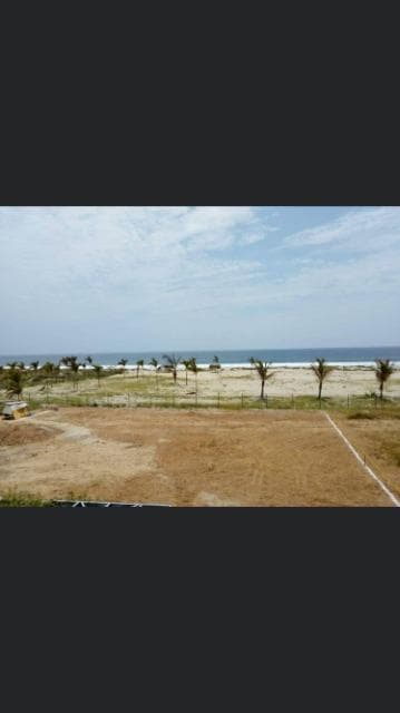 Vendo Terreno Flat en Malecón Condominio Las Palmeras N 1, Fila 1, Playa Punta Sal. - 1
