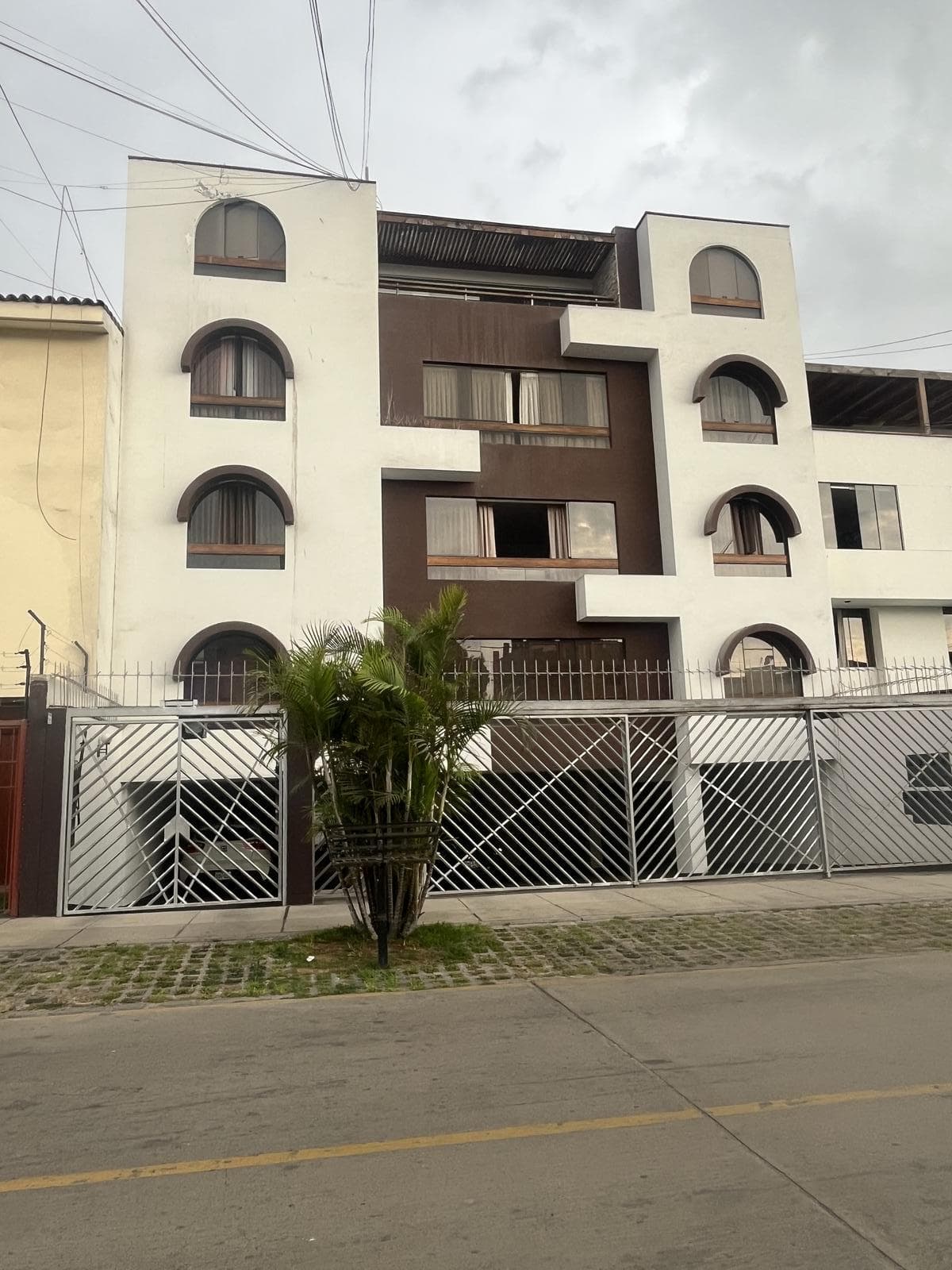 Alquilo Departamento 3 Habitaciones con cochera en Piso 2 - 2