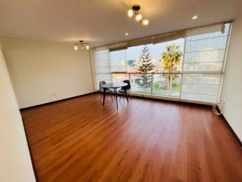 DEPARTAMENTO EN ALQUILER CON VISTA A PARQUE PUEBLO LIBRE - 1