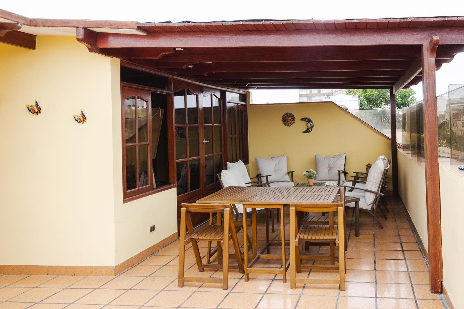 Seguridad y Amplitud! más de 330 m2 de Área en La Punta a precio de Oportunidad! - 2