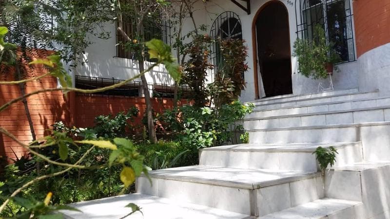 Vendo Linda Casa Avenida Pardo y Aliaga, Urbanización Miraflores, Piura - 2