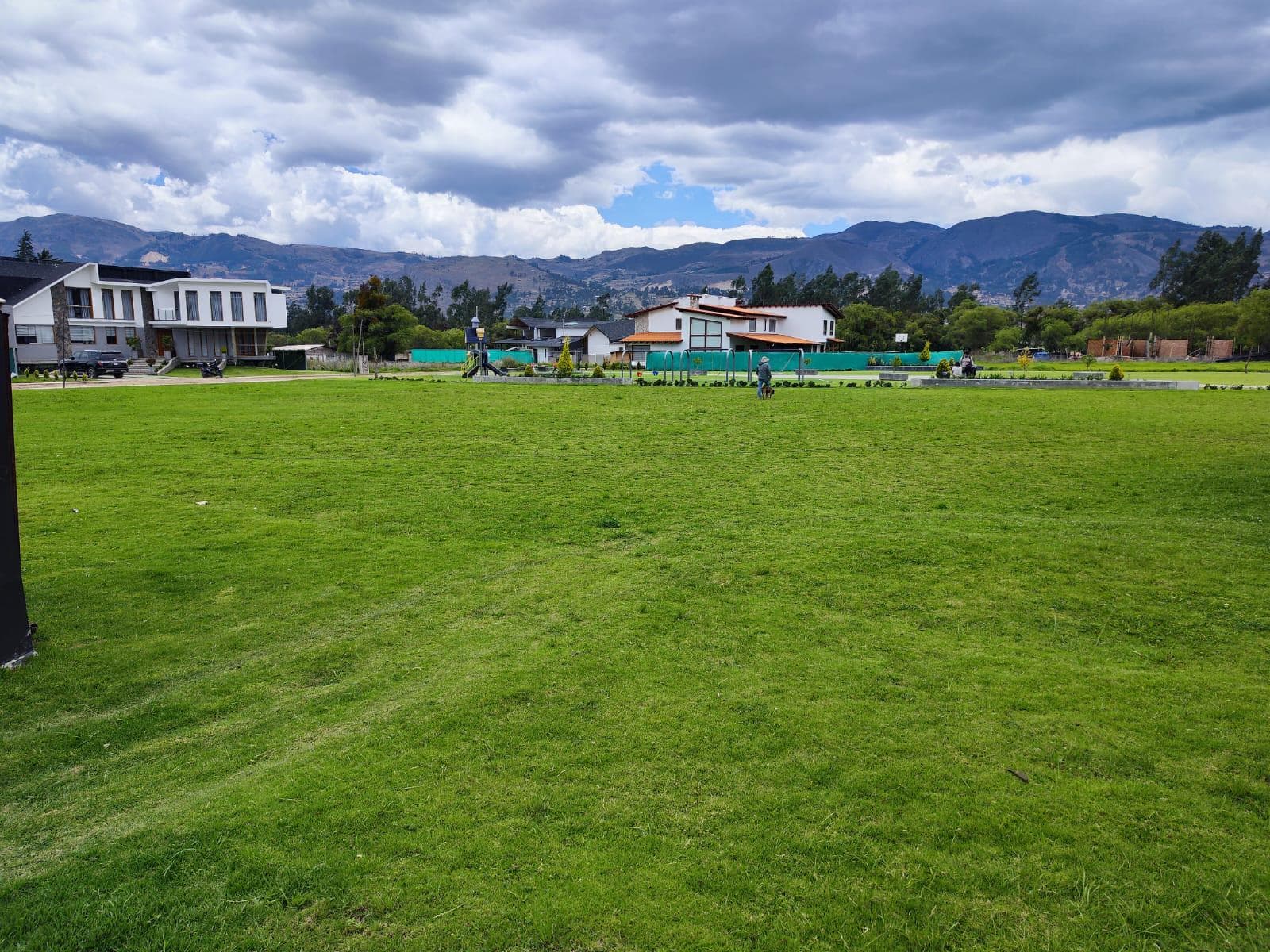 Preciosos terrenos de 1000m² en nuevo condominio de lujo en Los Baños del Inca, Cajamarca - 1
