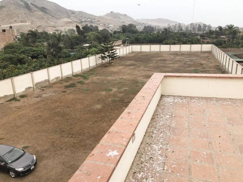 Alquilo terreno ubicado a la cuadra 2 de la Av. Manuel Valle en Lurín 115356 - 1