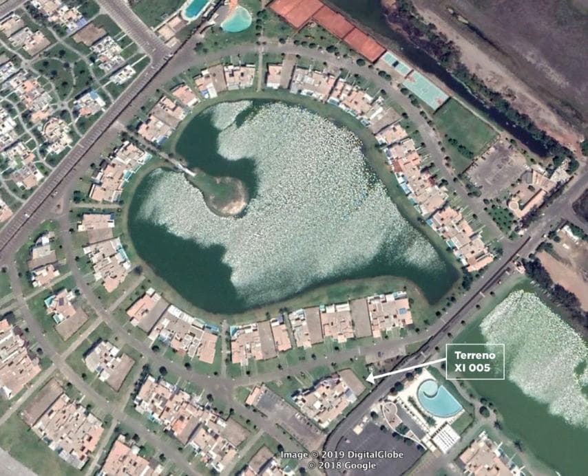 Vendo Gran Terreno de Playa en Puerto Nuevo 1, Mala - 2