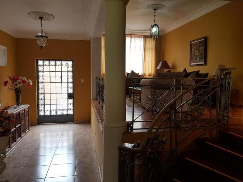 Precio rebajado!!! Hermosa Casa en Venta en Miraflores Ideal Como Inversión! - 2