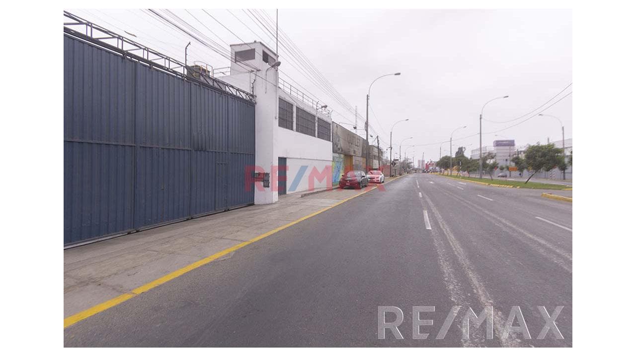 Local Comercial Av. Venezuela - 1